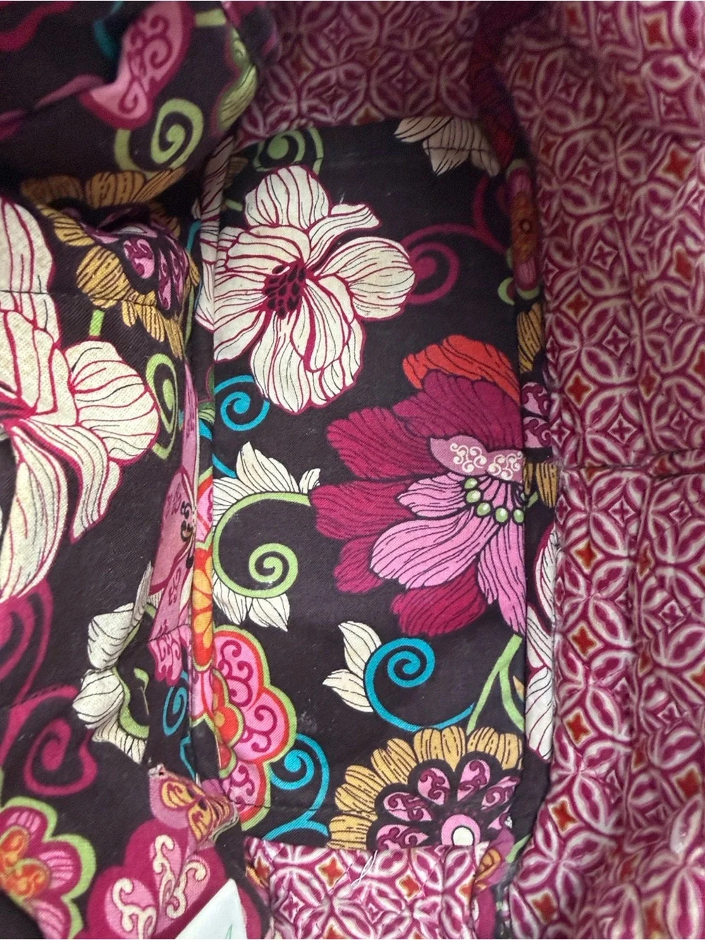 Vera Bradley Mod Floral pink quilted Bag *Retired pattern 2007*